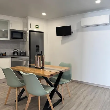 Semesterbostad Raizes Al